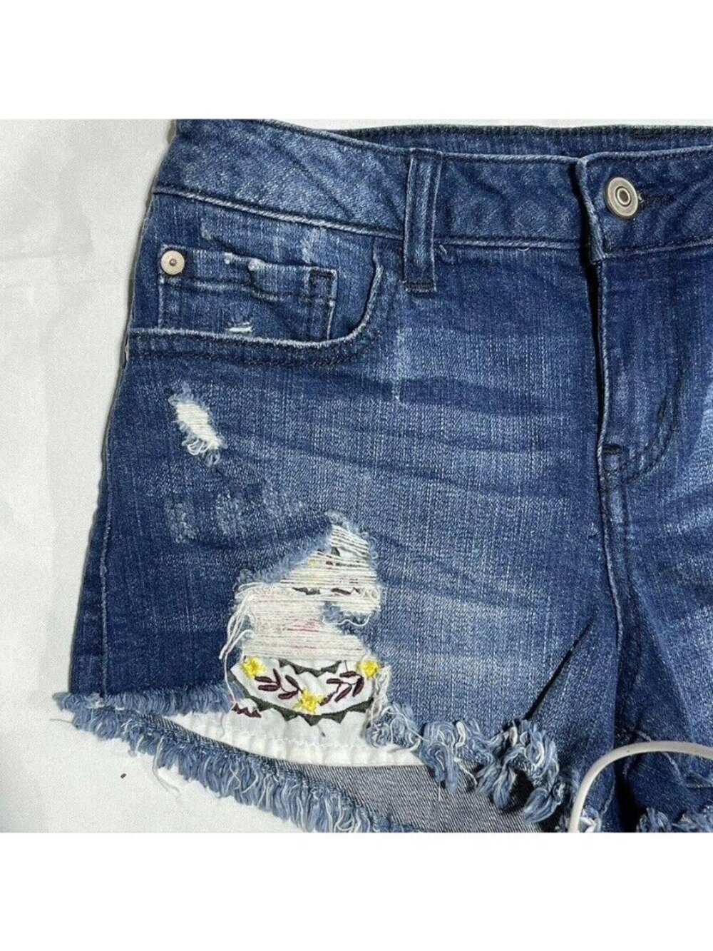 Distressed Blue Denim Frayed Hem Shorts Womens Size 26 Harper - Picture 4 of 7